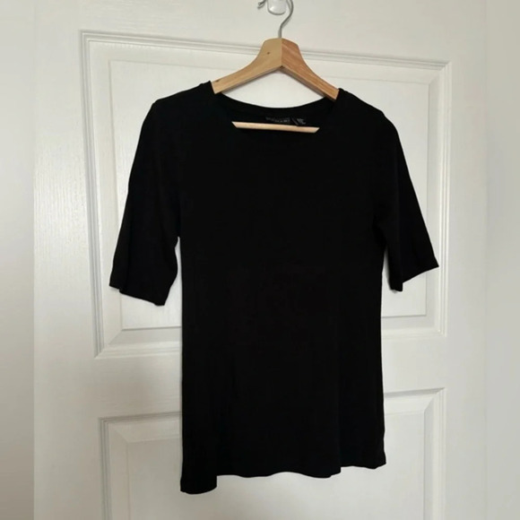 TAHARI  Basic T-Shirt - Picture 1 of 4